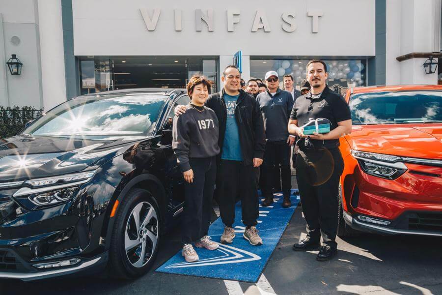 VinFast chính thức bàn giao xe cho khách hàng tại thị trường Mỹ