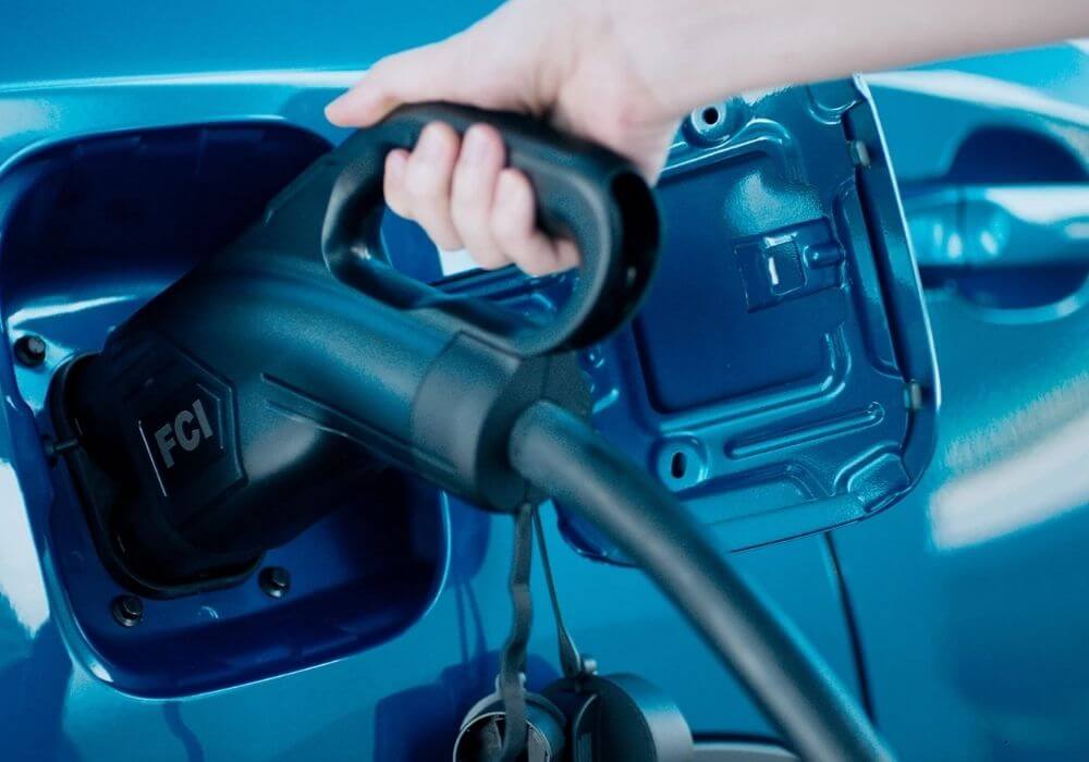Gợi ý 7 cách sạc pin ô tô điện VinFast an toàn và kéo dài tuổi thọ pin
